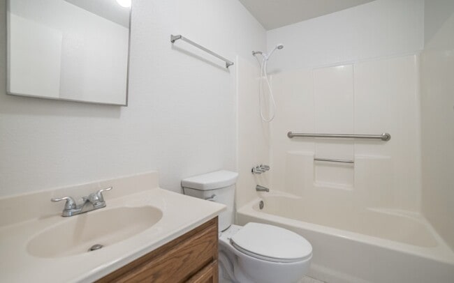 Photo - 2310 E Jagerson Ave