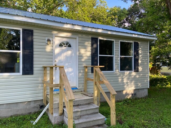 Photo - 121 Jackson Blvd #2