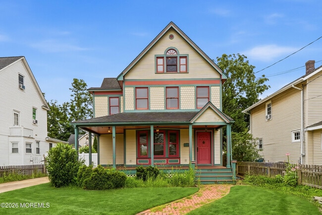 638 Overton Pl