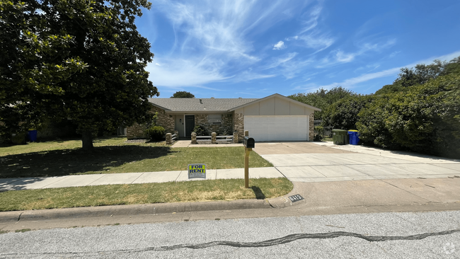 Building Photo - 6413 Moonglow Ln Rental