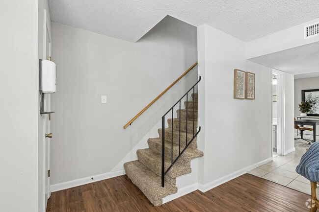 2BR, 1.5BA - 1,200SF - Downstairs Landing