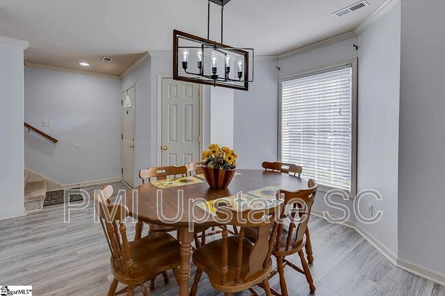 Photo - 1122 E Lee Rd