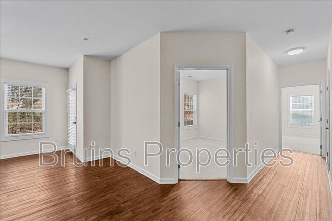 Photo - 2606 Pennoak Way