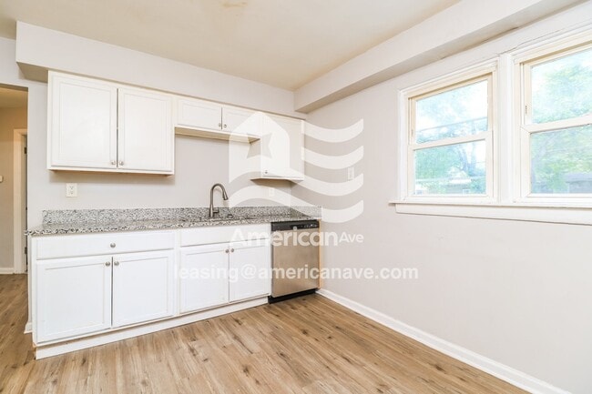 Photo - 9749 Dennis Dr