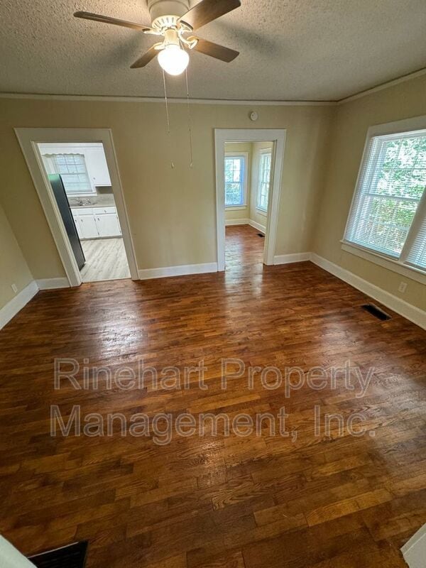 Photo - 449 Jackson St