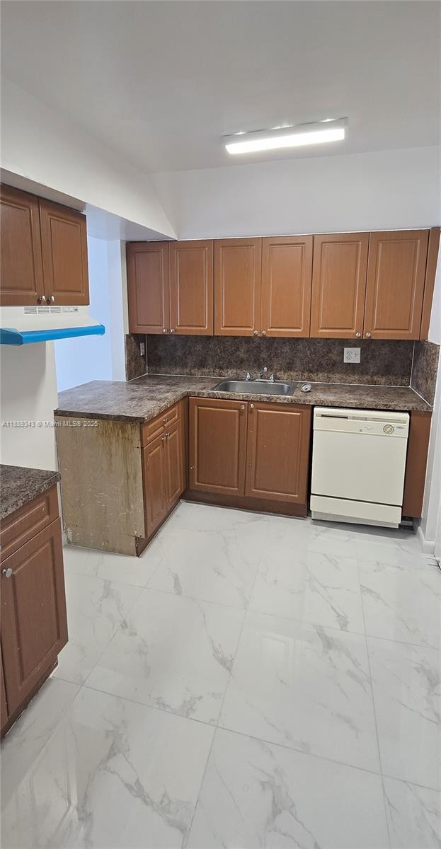 Building Photo - 11120 SW 196th St Unit 203
