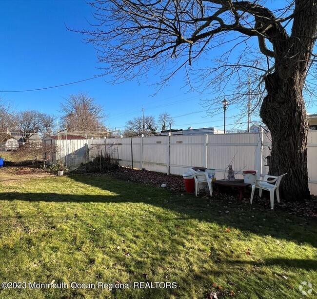 Building Photo - 109 N 10th Ave Rental