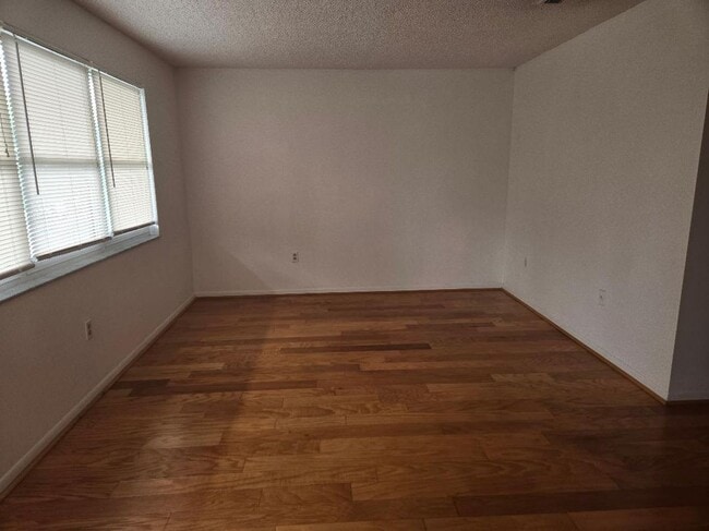 Photo - 3128 59th St S