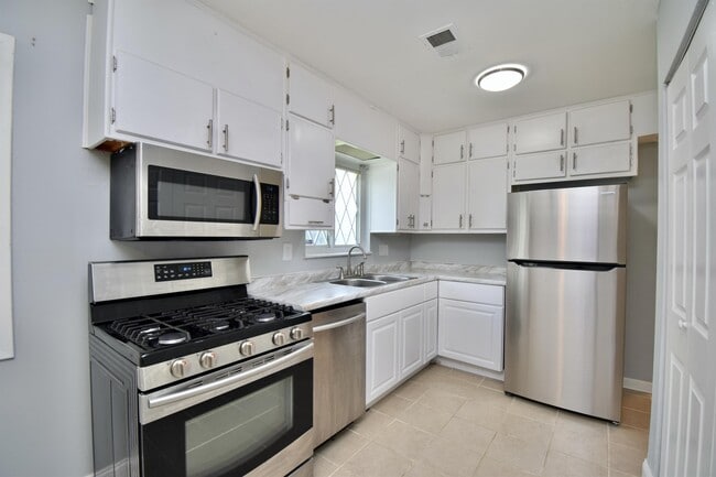 Photo - 3918 Eddystone Dr