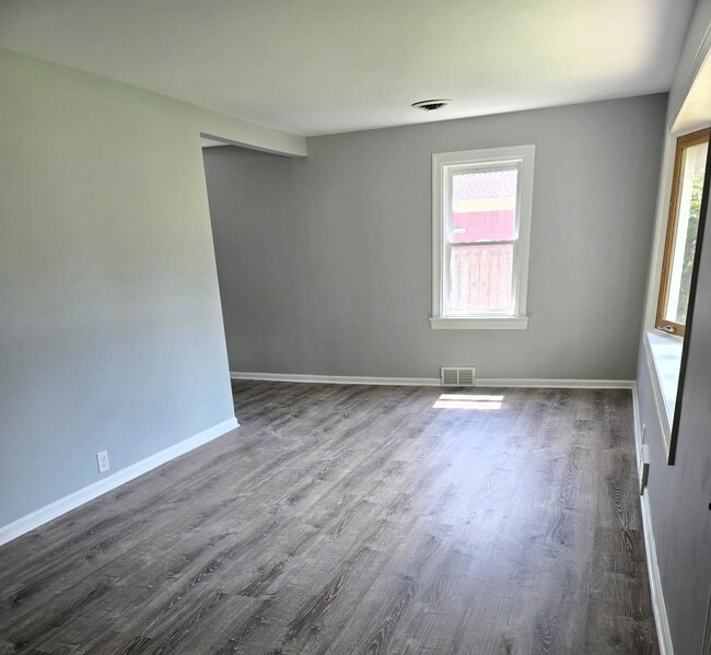 371 N La Londe Ave