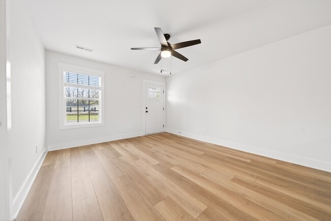 Photo - 101 Gibson St Unit B