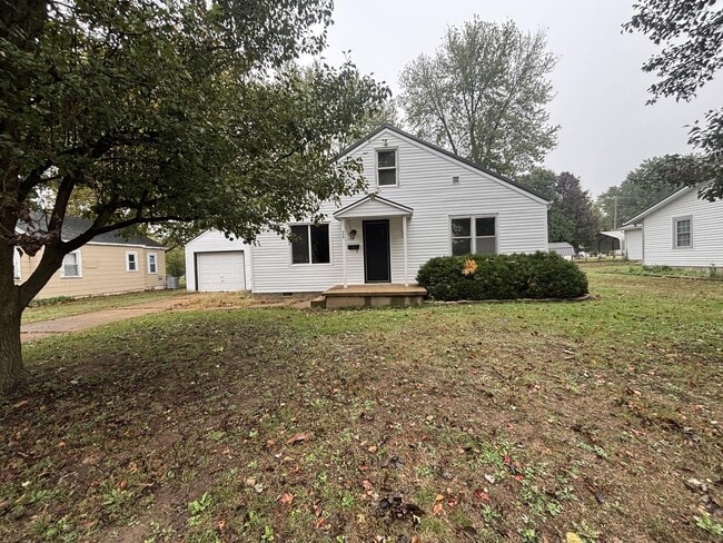 Building Photo - 203 W Magnolia St