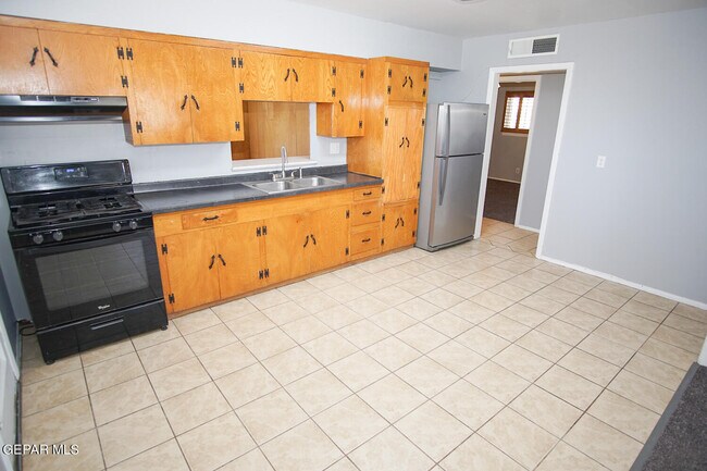 Photo - 3530 Hamilton Ave