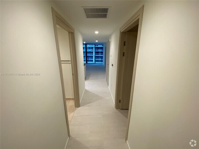 Building Photo - 1000 Brickell Plaza Unit 2907 Rental