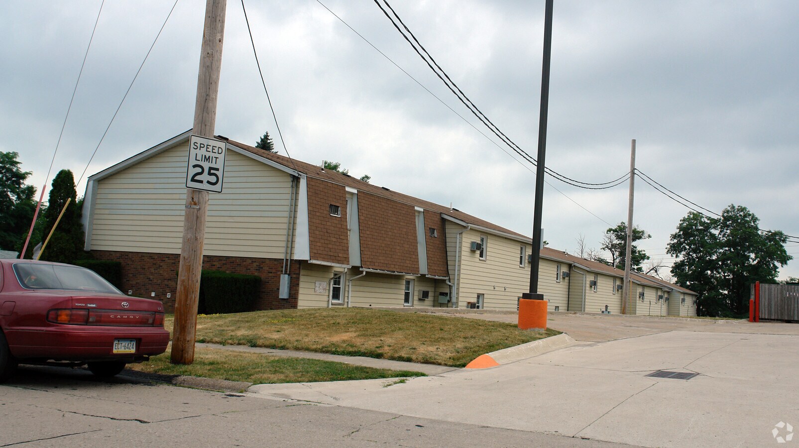 Photo - Averlon Apartments