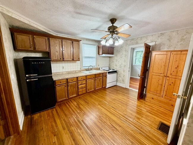 Photo - 310 E Locust St Unit 1