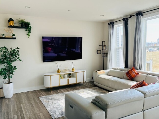 Photo - 213 Catalpa Ln