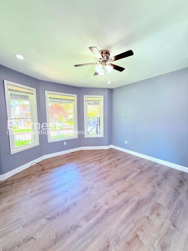 Photo - 1464 Baldwin St