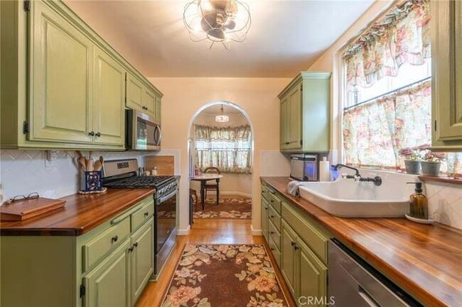 Photo - 331 N Pine St