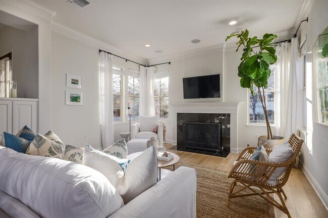 Photo - 4233 Mattie St