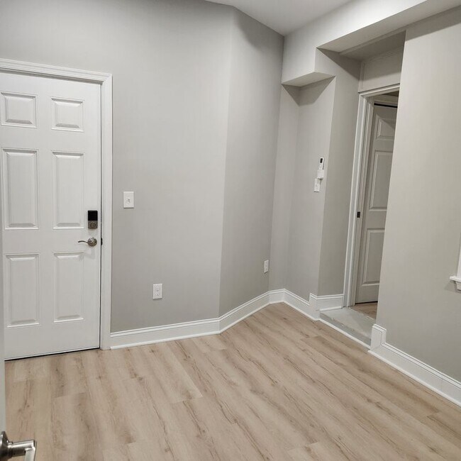 Photo - 1332 Adams St NE