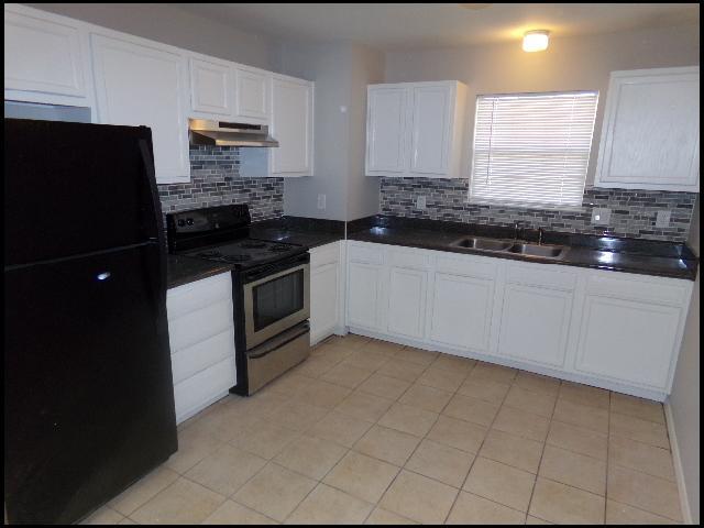 Photo - 3915 St James Ct