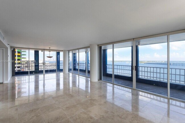 1627 Brickell Ave Unit 2407