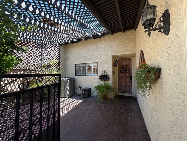 Photo - 607 E Palm Ave