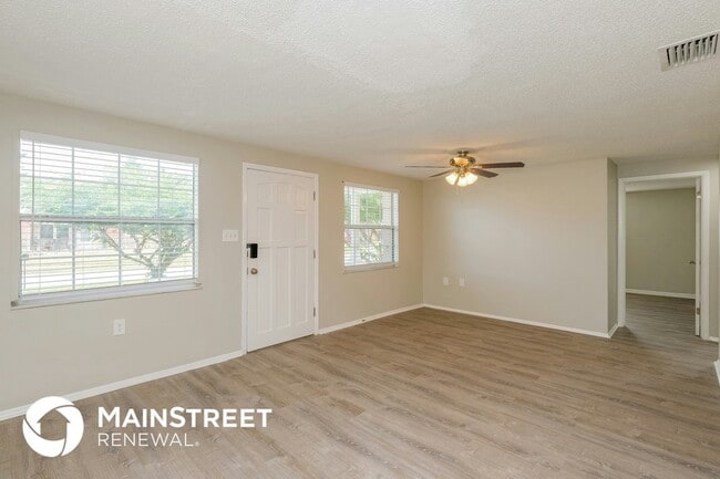 Photo - 1319 Gerard Ln