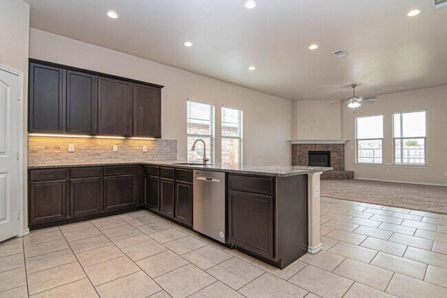 Photo - 719 Bronco Ct