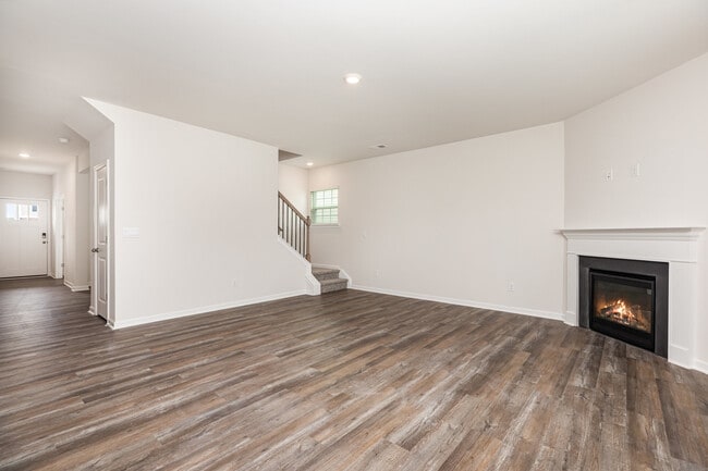 Photo - 121 Way Cross Ln