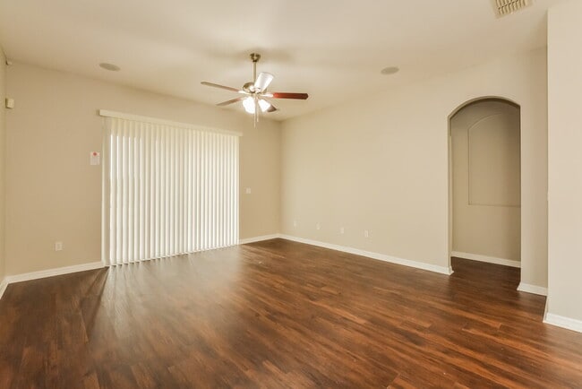 Photo - 3067 Zander Dr