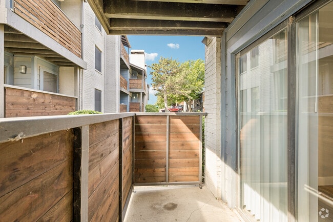 A3 1BR, 1BA - 710SF - Patio