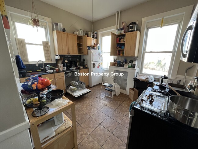 Photo - 13 Sparhawk St Unit 1