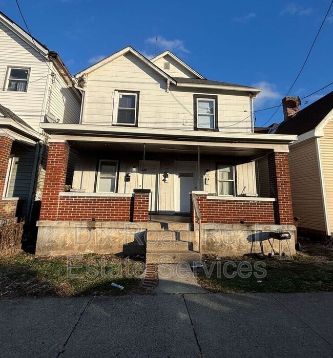 Building Photo - 722 East