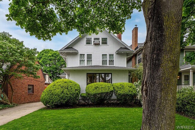 Photo - 10 Summit Ave