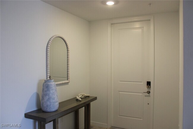 Building Photo - 5661 Melbourne Ct Unit 8011