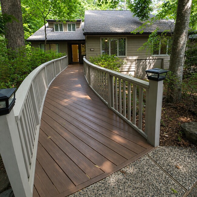Photo - 106 Montrose Dr