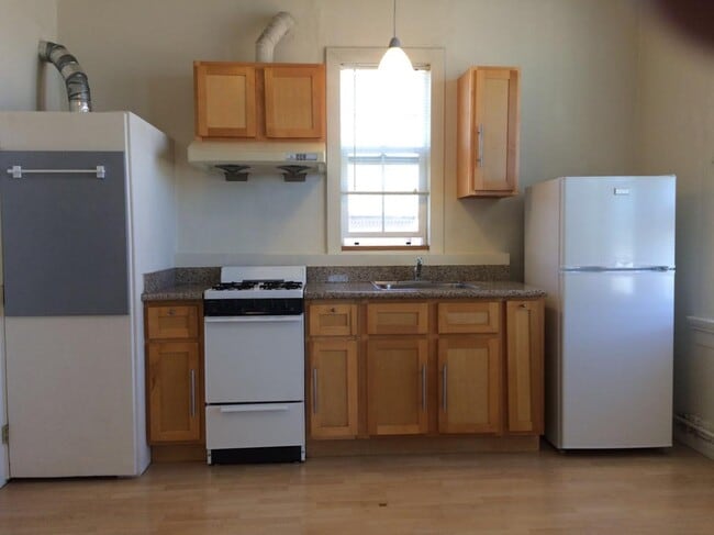 Kitchen - 850 6th Ave Unit C