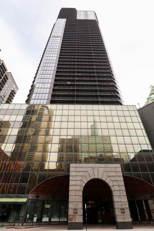 Building Photo - 10 E Ontario St Unit 2407