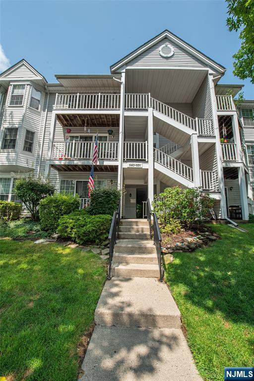 540 Holly Ct