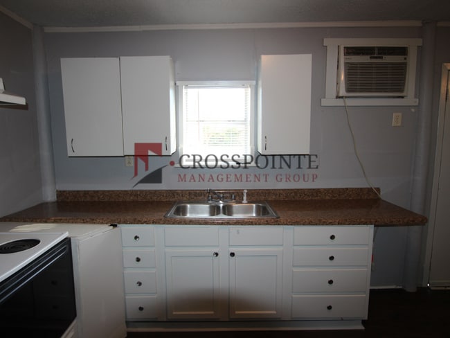 Photo - Now Available: 2 Bedroom, 1 Bath Home in Tyler, TX! Unit B