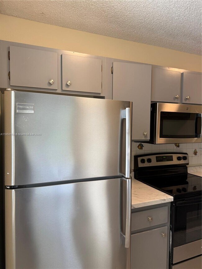 Photo - 2710 Forest Hills Blvd Unit 201