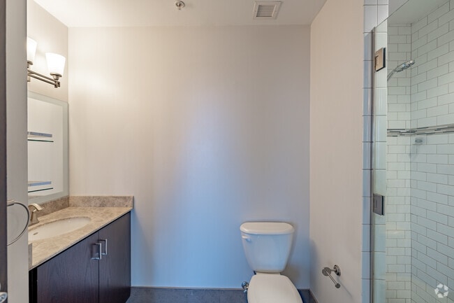 1BR, 1BA - 780SF - Bedroom