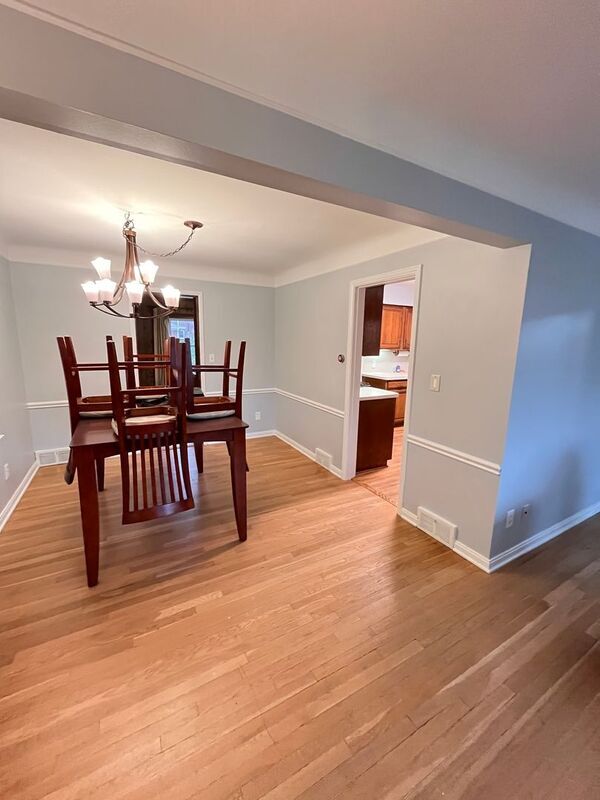 Photo - 1762 Bournemouth Rd