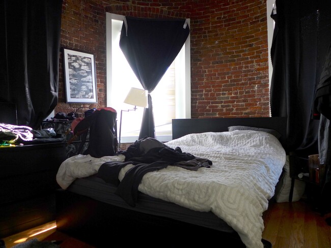Photo - 18 Medfield St Apartamentos