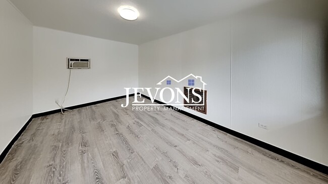 Photo - Embrace the cozy charms of this single-family home in Yakima's heart Unit 807