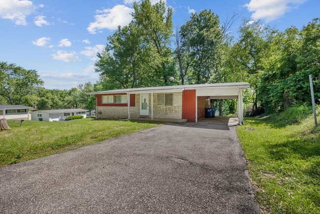 Building Photo - 10216 Green Valley Dr Rental