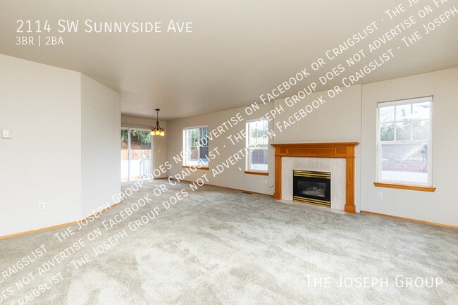 Photo - 2114 SW Sunnyside Ave