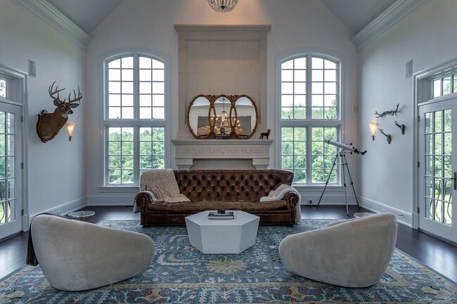 Photo - 247 Roxbury Rd